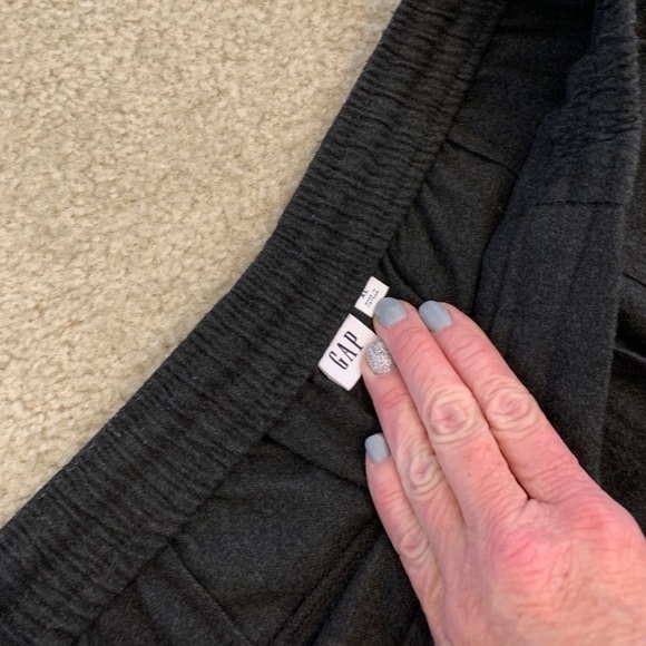 Like New Grey Capris - Picture 3 of 11